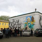3. В одном из дворов Ивановской горки современные художники написали граффити по мотивам гравюр Альбрехта Дюрера.