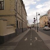 13. Реконструированная Пятницкая улица с велодорожкой