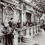 Интерьер чайного дома Перлова. Фотография начала XX века