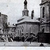 4. Баррикада у церкви Николы в Плотниках на Арбате (прямо напротив доходного дома Чулкова). Фотография 1905 года