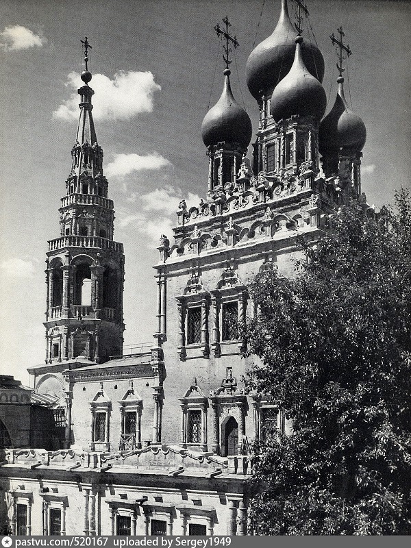 6. Церковь Воскресения в Кадашах. Фотография 1960-х годов