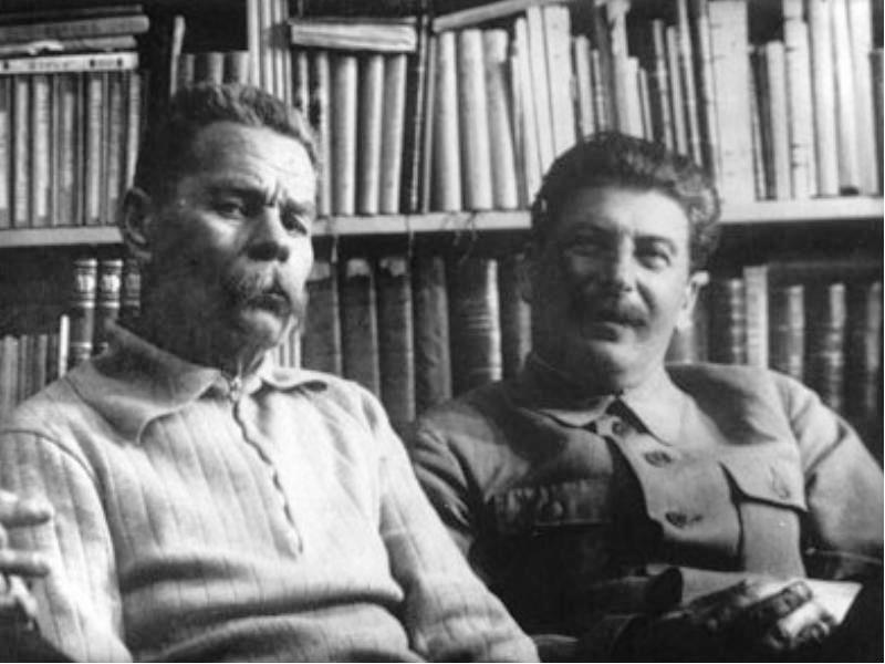 5. И.В. Сталин и А.М. Горький. Фотография 1932 года