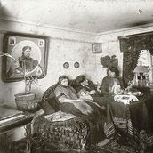 Анастасия Цветаева, Сергей Эфрон и Марина Цветаева в доме в Трехпрудном переулке. Фотография 1913 года