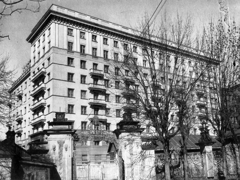 5. Дом писателей в Лаврушинском. Фотография 1941 года