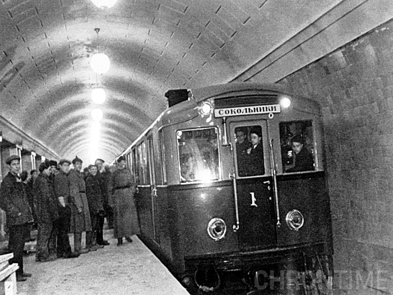 1. Первый поезд московского метро. Фотография 1930-х годов.