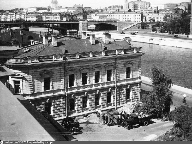 20. Вид с крыши здания посольства Великобритании. Фотография 1940-х годов