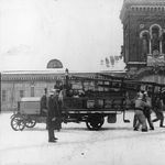 7. Первый пожарный автомобиль Даймлер-Лист в Москве. Фотография начала XX века.