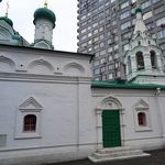 3. Церковь Симеона столпника на Поварской (XVII век) чудом уцелела в советское время
