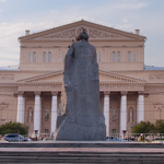 Место встречи экскурсии – возле памятника Карлу Марксу в сквере на площади Революции