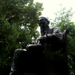Памятник Л.Н. Толстому 1958 года перед бывшей усадьбой Долгоруких (домом Ростовых из романа Война и мир)