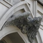 Орел над входом в доходный дом В.П. Смирнова 1910 года (архитектор С.М. Гончаров)